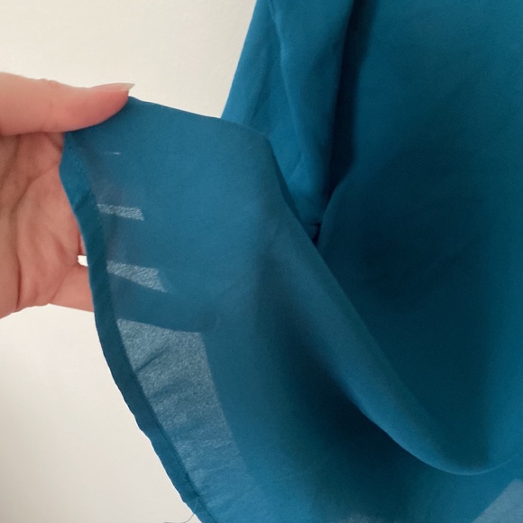 Vince Camuto Sleeveless blouse size small in dark teal - Picture 5 of 5